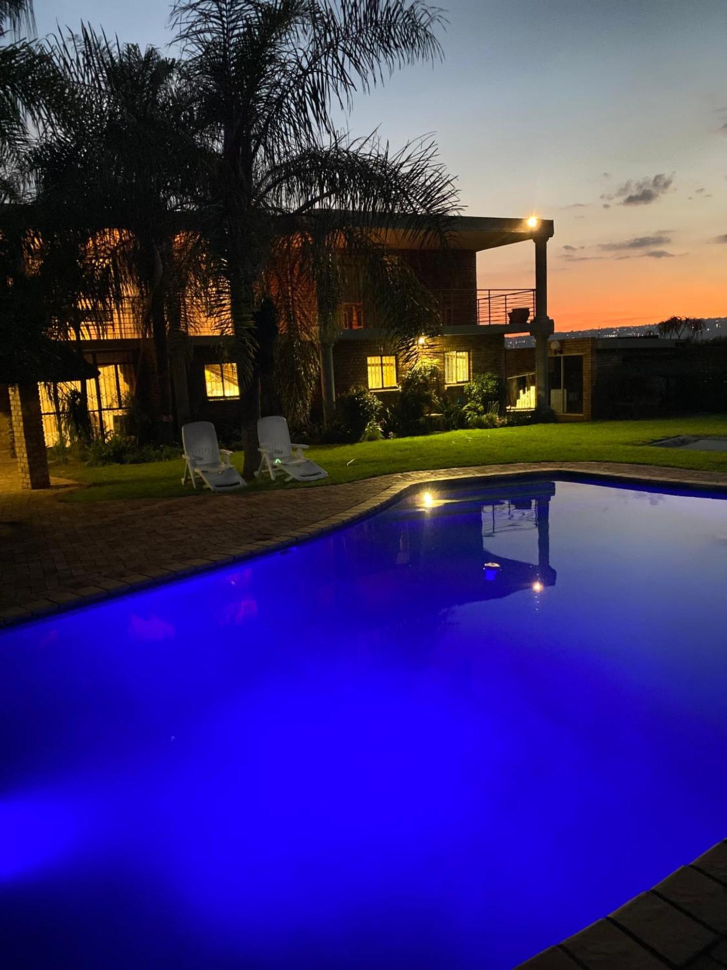C And C Guest House/ Bed And Breakfast Pretoria-Noord Esterno foto